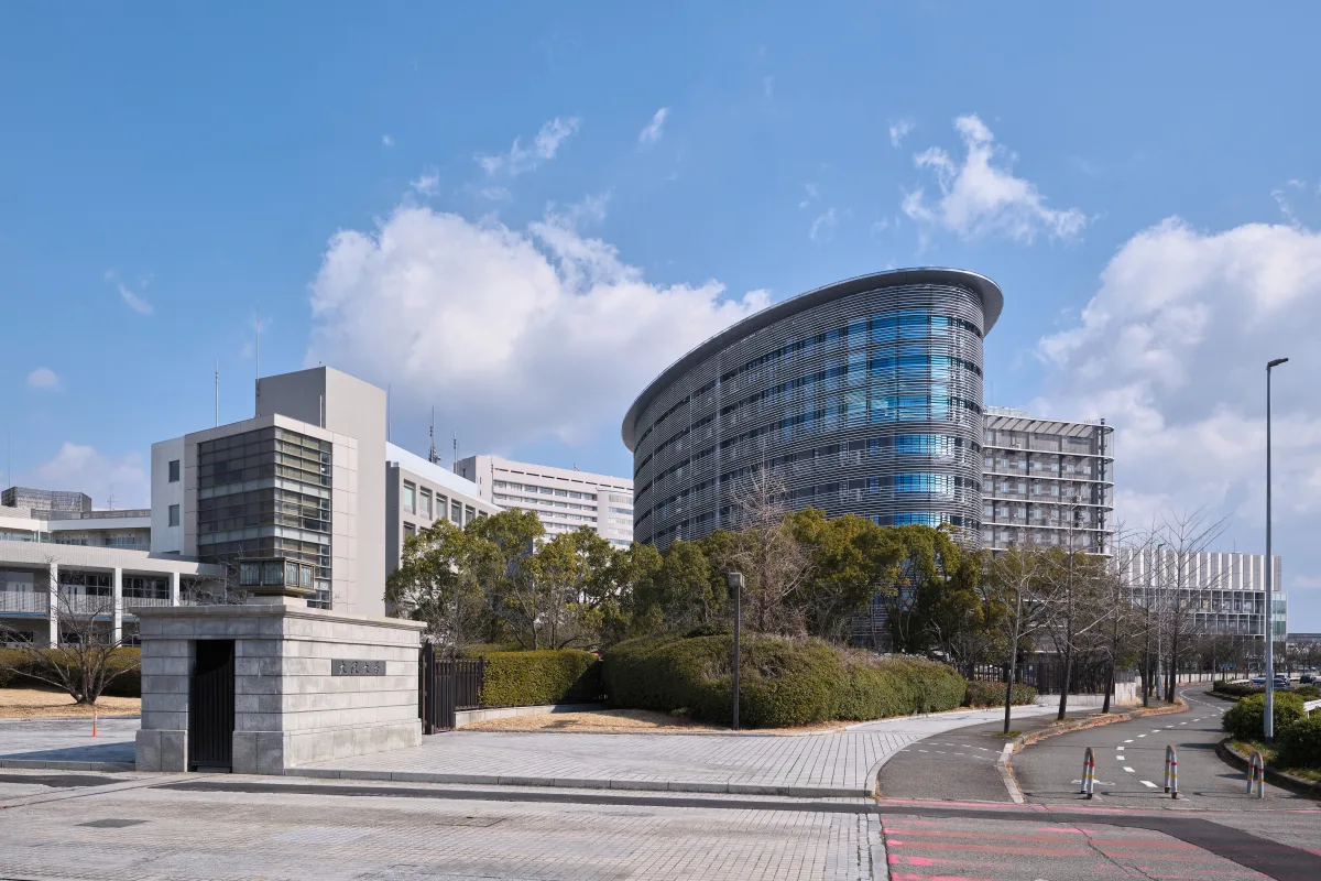 大阪大学